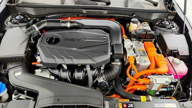 2025 Hyundai Sonata Hybrid Limited FWD - 23047401 - 27