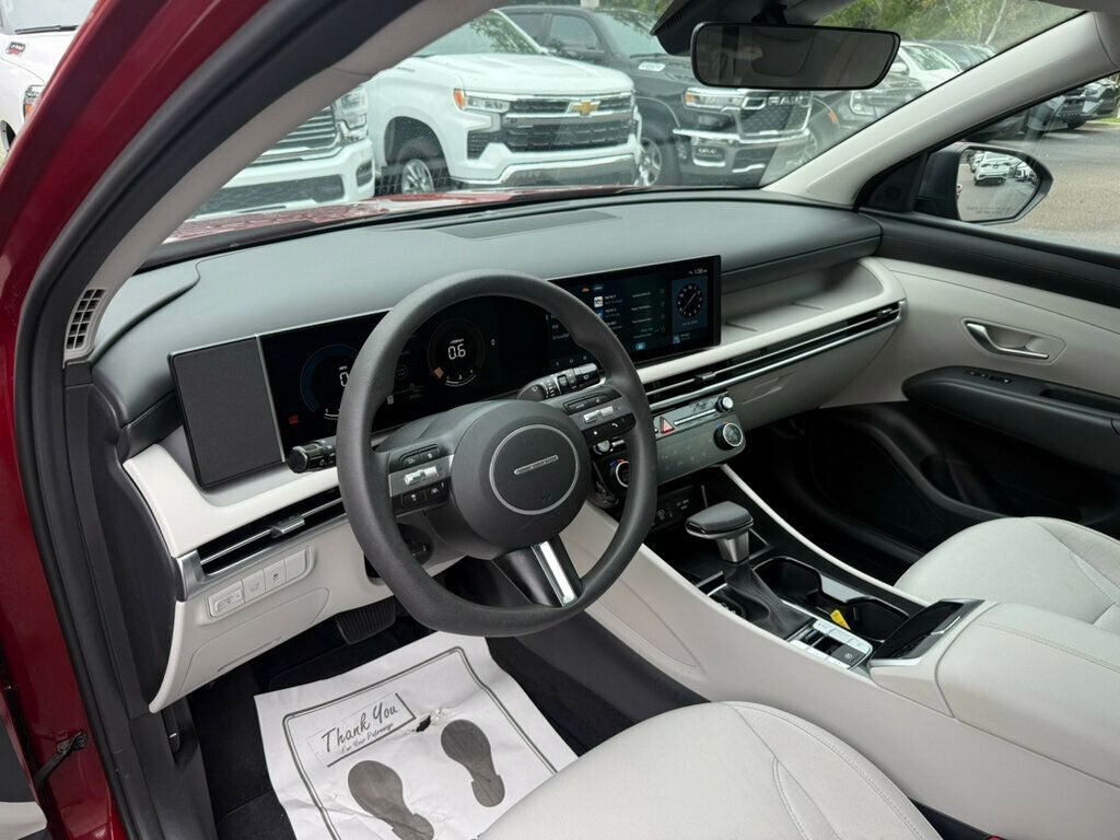 2025 Hyundai Tucson SEL photo 3