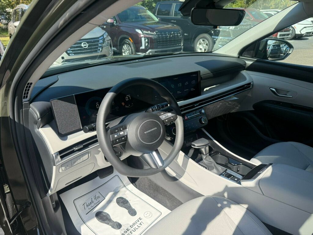 2025 Hyundai Tucson SEL Sport photo 3