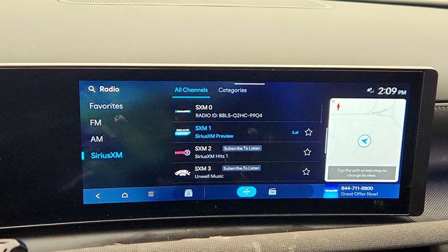 2025 Hyundai Tucson Hybrid Limited AWD w/ 10.25'' Touchscreen Display - 23000134 - 17