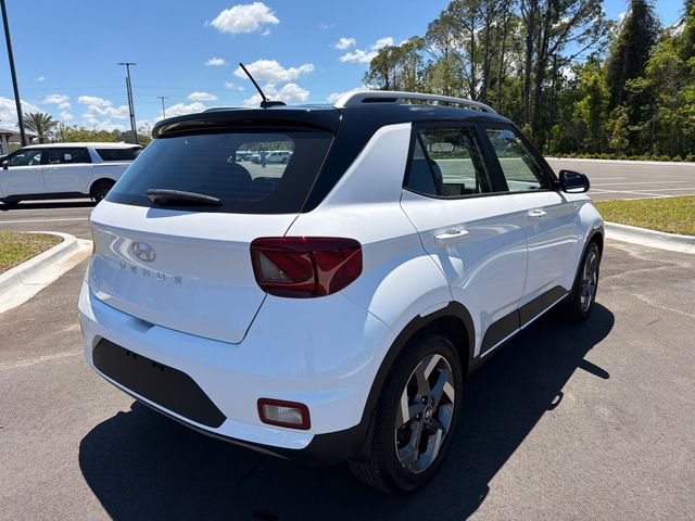 2025 Hyundai Venue LIMITED - 23015053 - 4