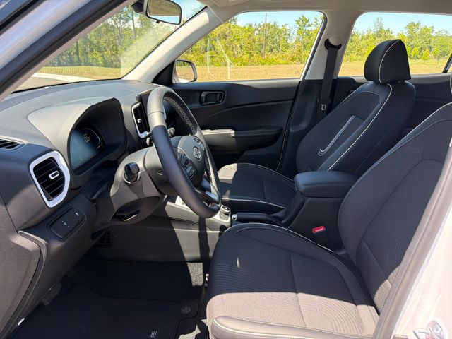 2025 Hyundai Venue LIMITED - 23015053 - 8
