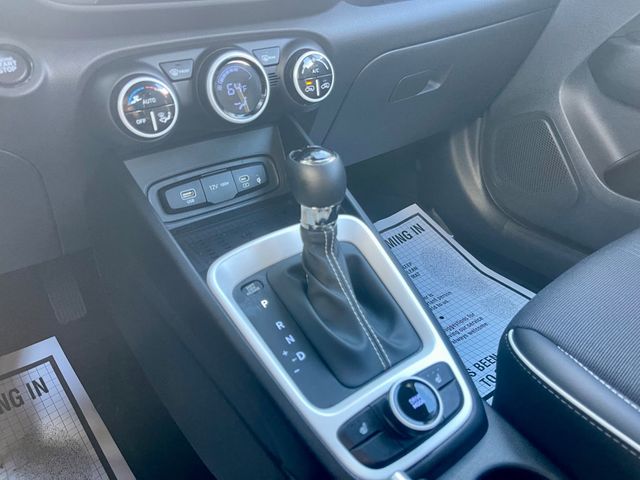 2025 Hyundai Venue LIMITED - 22966108 - 14