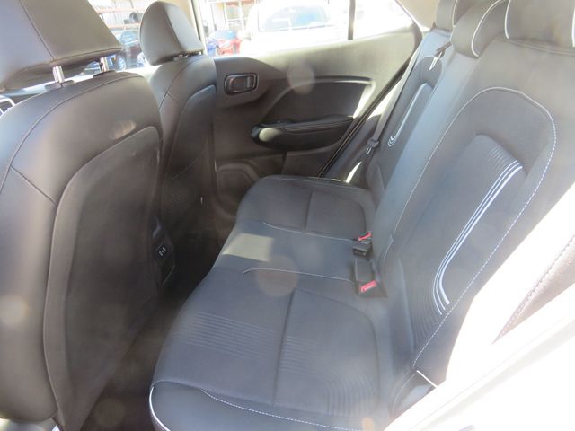 2025 Hyundai Venue Limited IVT - 22930192 - 11