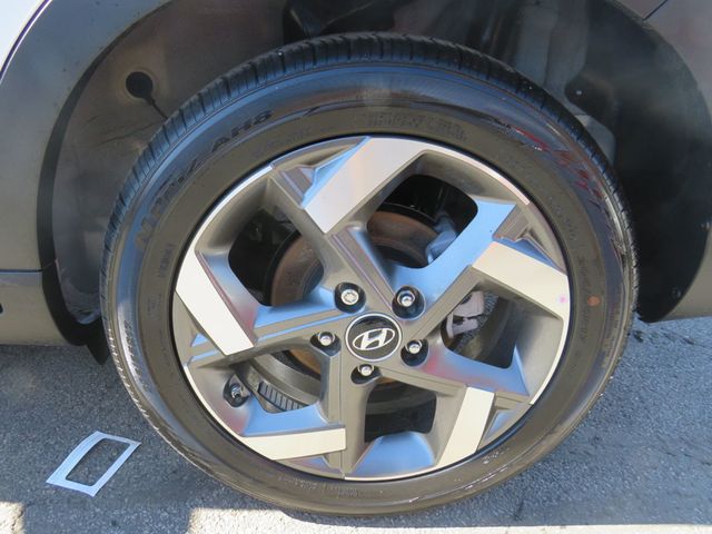 2025 Hyundai Venue Limited IVT - 22930192 - 12