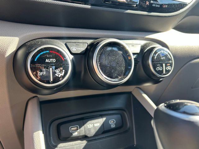 2025 Hyundai Venue SEL IVT - 23017969 - 11