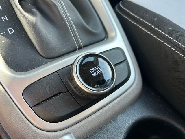2025 Hyundai Venue SEL IVT - 23017969 - 12