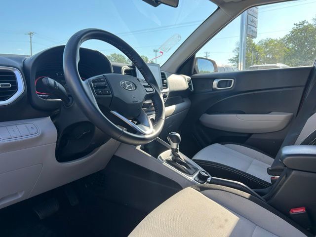 2025 Hyundai Venue SEL IVT - 23017969 - 16