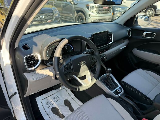 2025 Hyundai Venue SEL IVT - 23000034 - 2