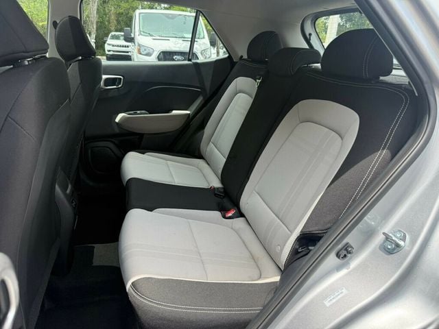 2025 Hyundai Venue SEL IVT - 23037910 - 7