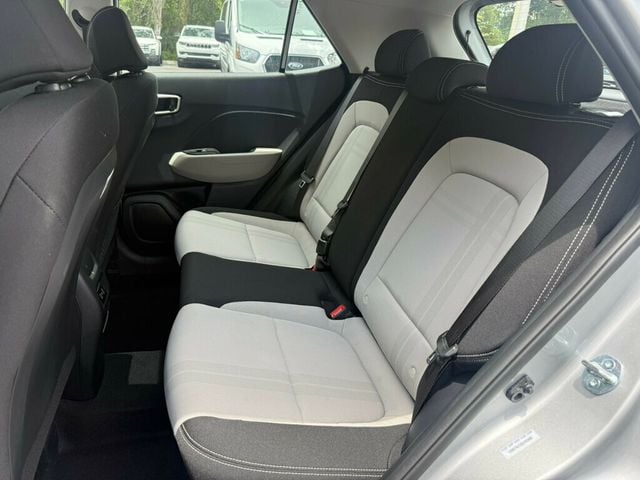 2025 Hyundai Venue SEL IVT - 23037920 - 7