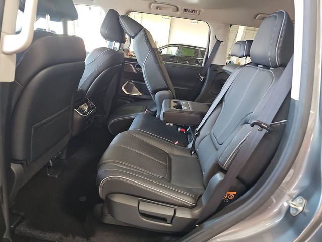 2025 INFINITI QX80