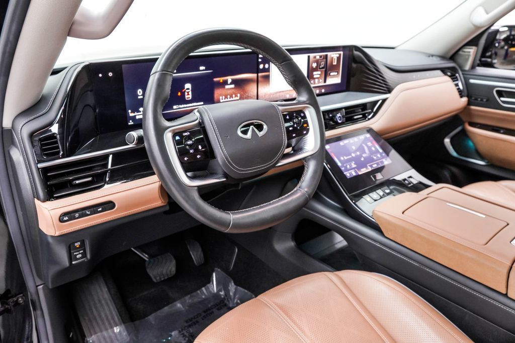Infiniti QX80 photo 23