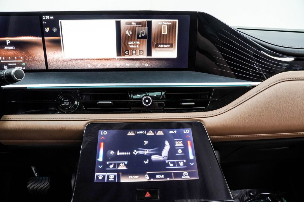 Infiniti QX80 photo 29