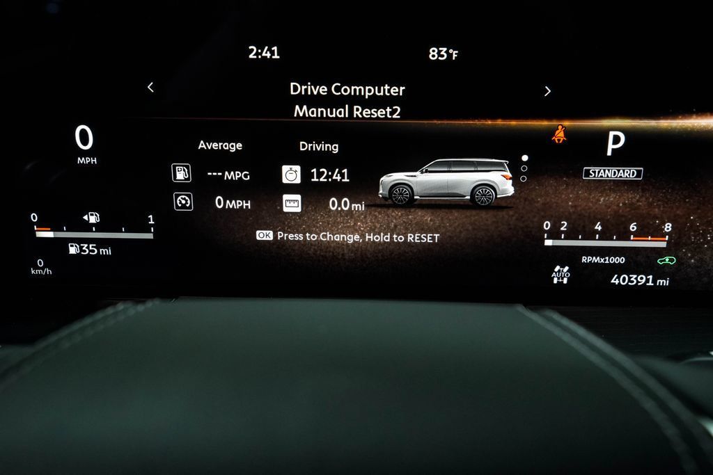Infiniti QX80 photo 39