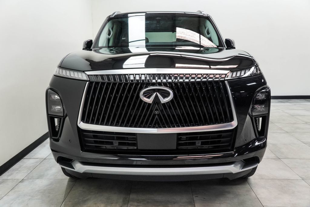 Infiniti QX80 photo 6