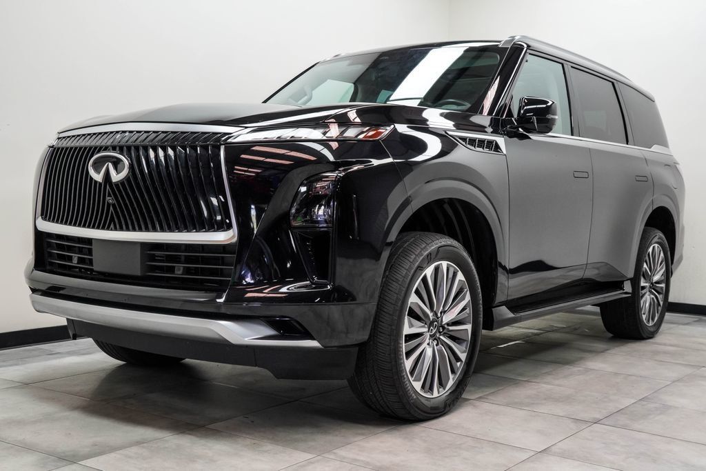 Infiniti QX80 photo 9