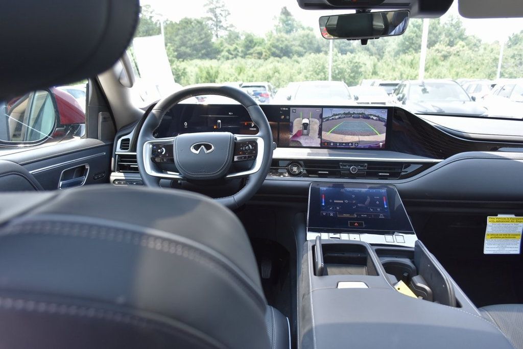 2025 Infiniti QX80 Sensory photo 13