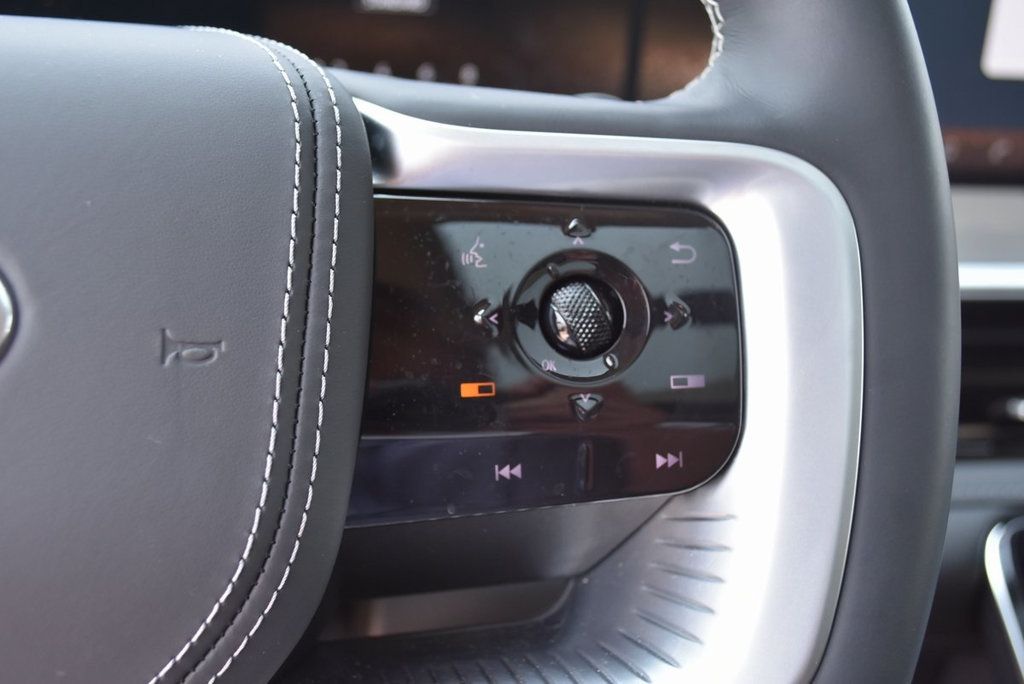 2025 Infiniti QX80 Sensory photo 23