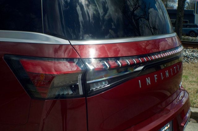 2025 INFINITI QX80 Sensory/AWD/Heated&Cooled Massaging Seats/Heads Up Display/NAV - 22990337 - 13