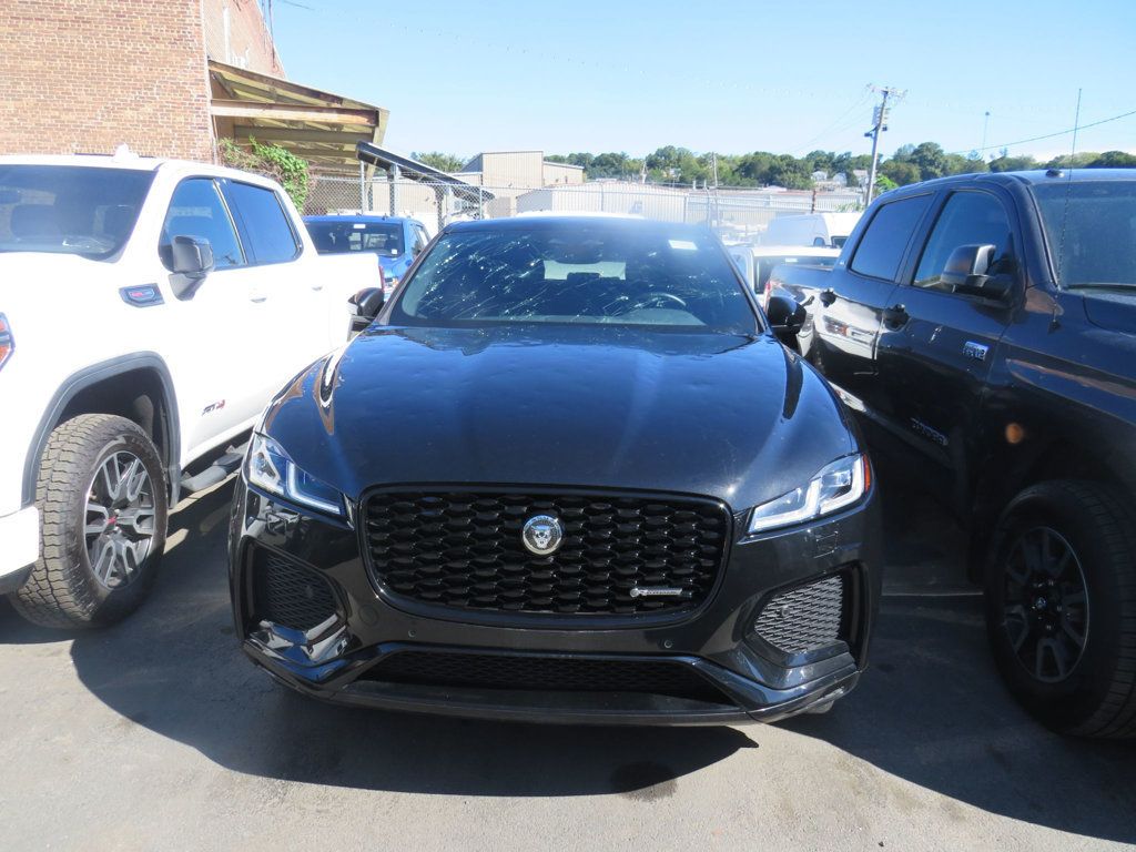 Jaguar F-PACE photo 2