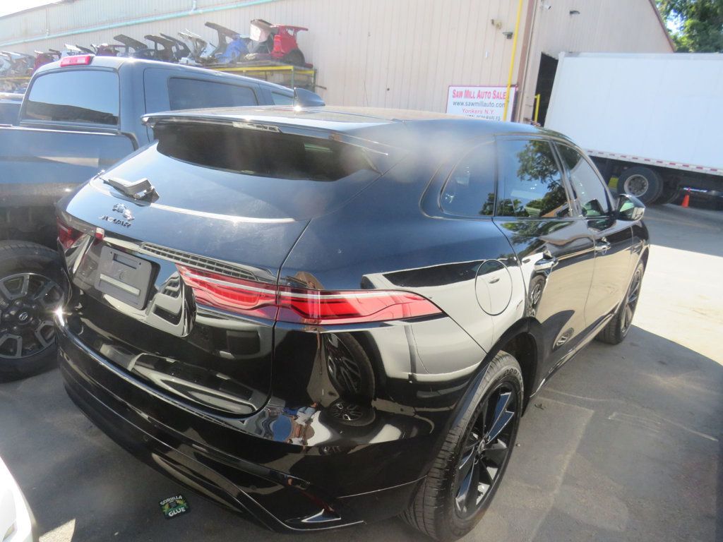 Jaguar F-PACE photo 3