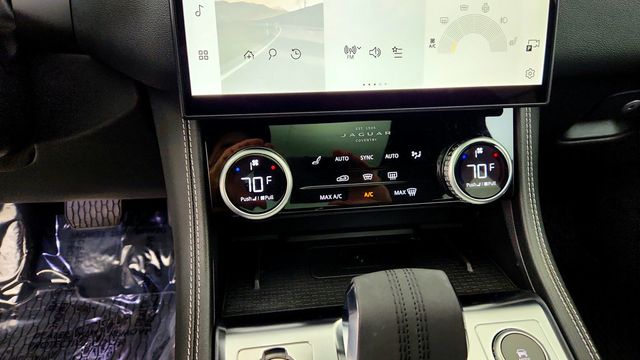2025 Jaguar F-PACE R-Dynamic S P250 AWD w/ Massage Seats & Tech Pack - 23087140 - 17