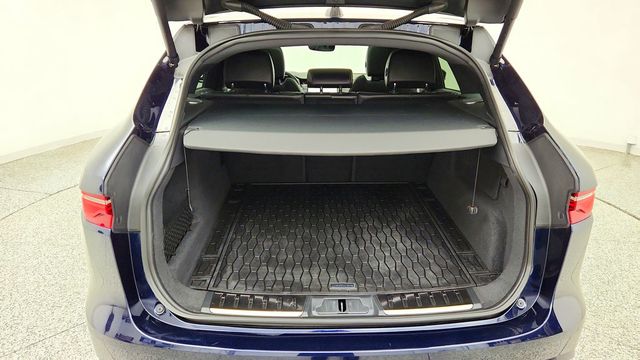 2025 Jaguar F-PACE R-Dynamic S P250 AWD w/ Massage Seats & Tech Pack - 23087140 - 23