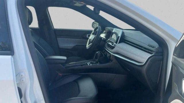 2025 Jeep Compass Latitude 4x4 - 23028438 - 17