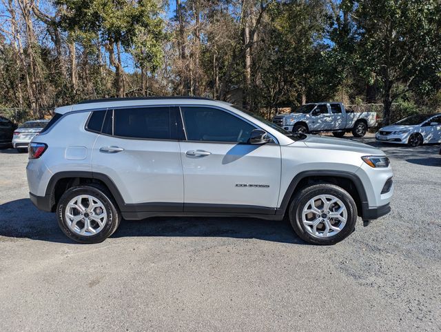 2025 Jeep Compass Latitude 4x4 - 22983497 - 2
