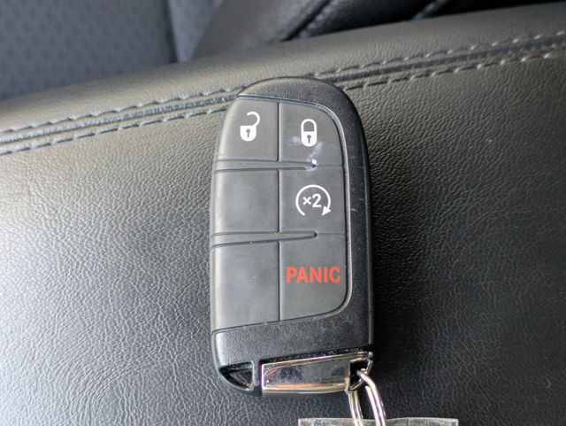 2025 Jeep Compass Latitude 4x4 - 22983497 - 29