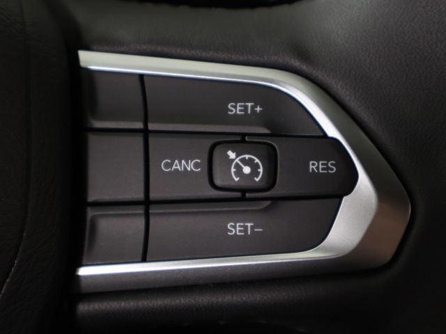 2025 Jeep Compass Latitude 4x4 - 23042637 - 38