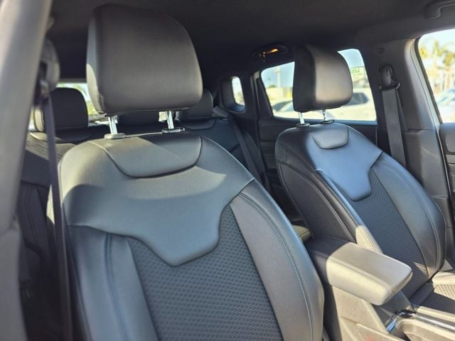 2025 Jeep Compass Latitude 4x4 - 22979327 - 9