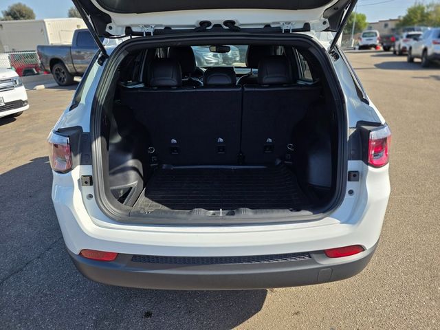 2025 Jeep Compass Latitude 4x4 - 22979327 - 11