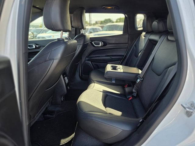 2025 Jeep Compass Latitude 4x4 - 22979327 - 15