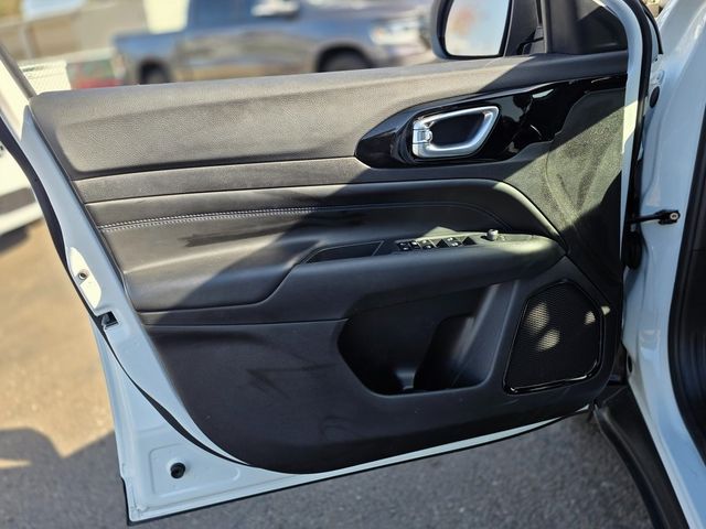 2025 Jeep Compass Latitude 4x4 - 22979327 - 19