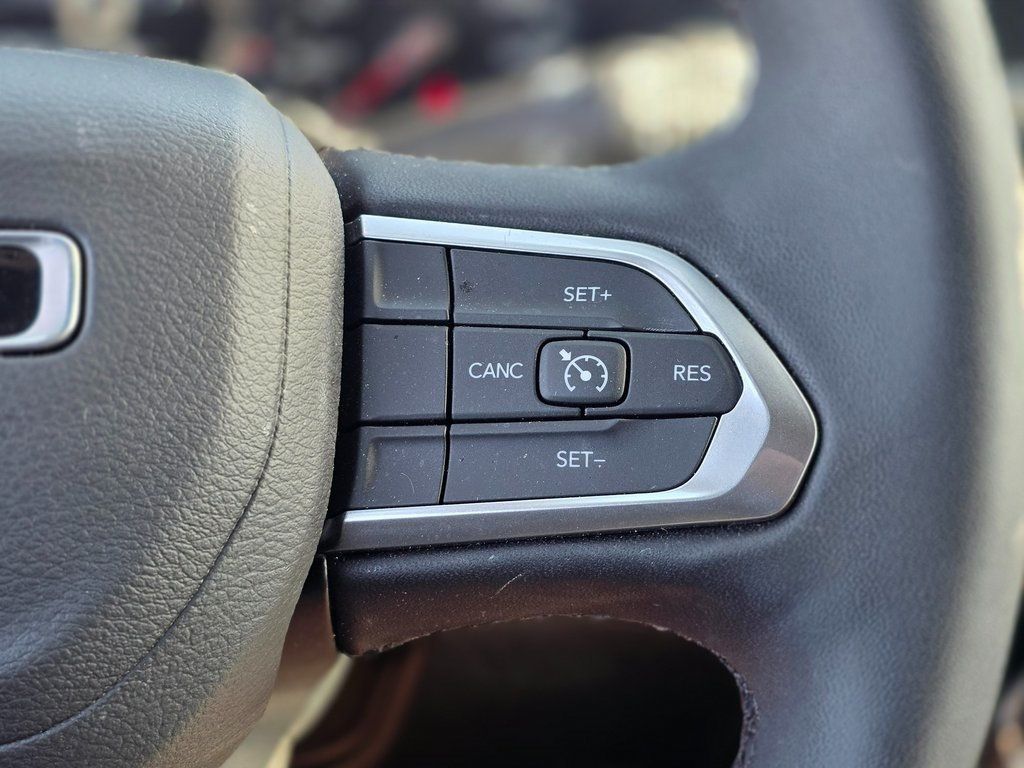 2025 Jeep Compass Latitude 4x4 - 22979327 - 25