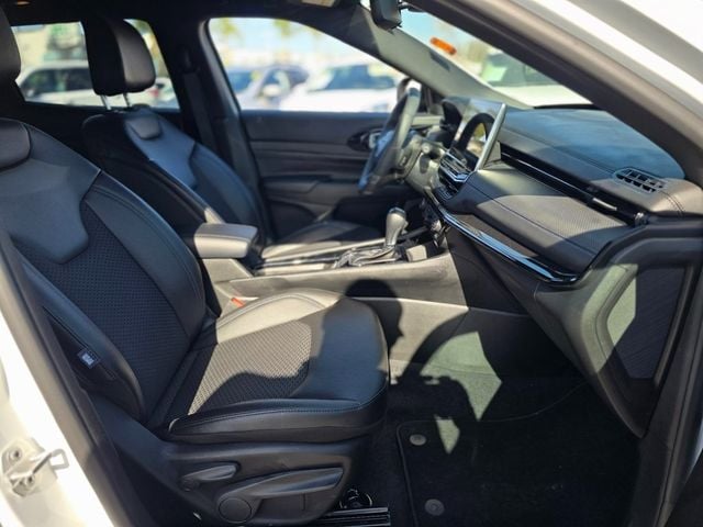 2025 Jeep Compass Latitude 4x4 - 22979327 - 8