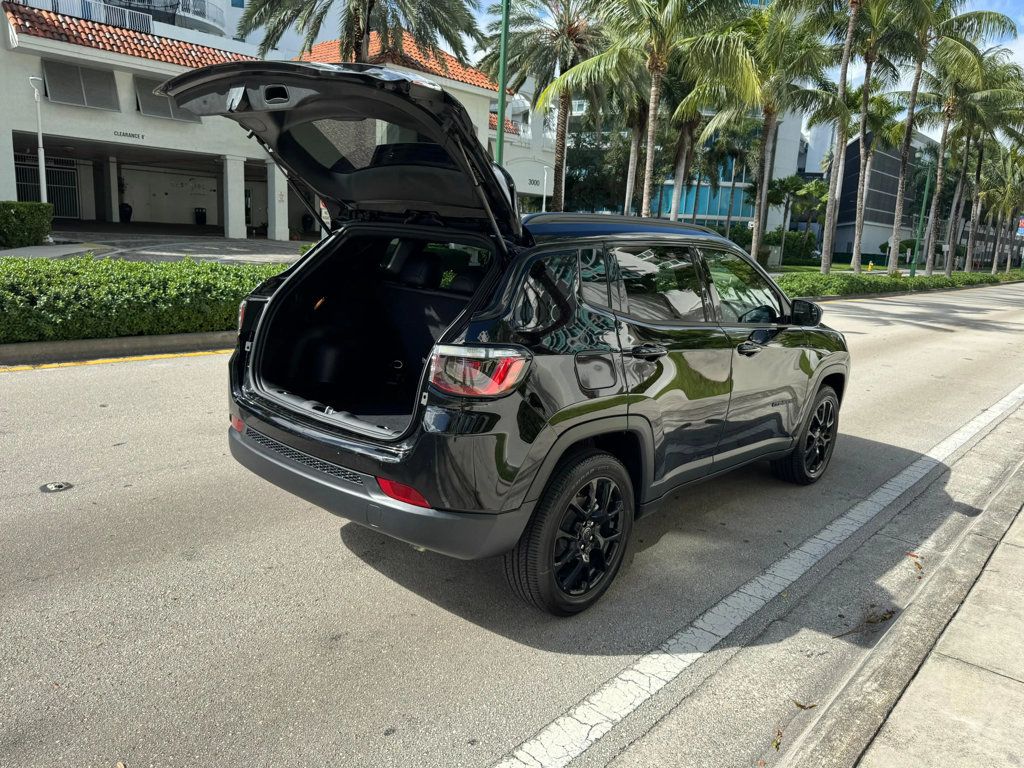 2025 Jeep Compass Latitude 4x4 - 22926884 - 18