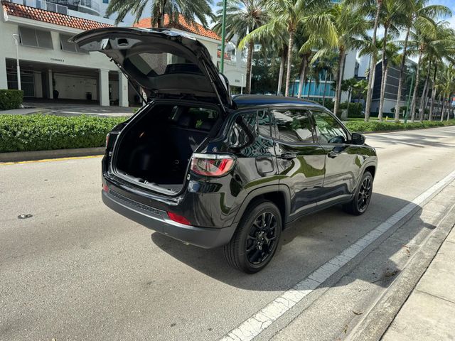 2025 Jeep Compass Latitude 4x4 - 22926884 - 18