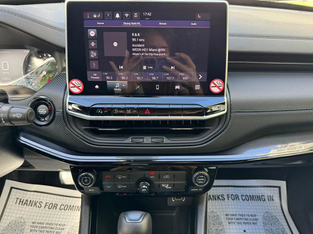 2025 Jeep Compass Latitude 4x4 - 22926884 - 26