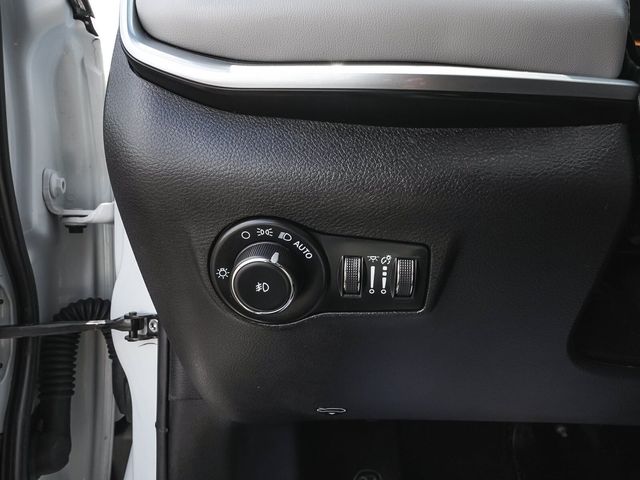 2025 Jeep Compass Limited - 23077329 - 16