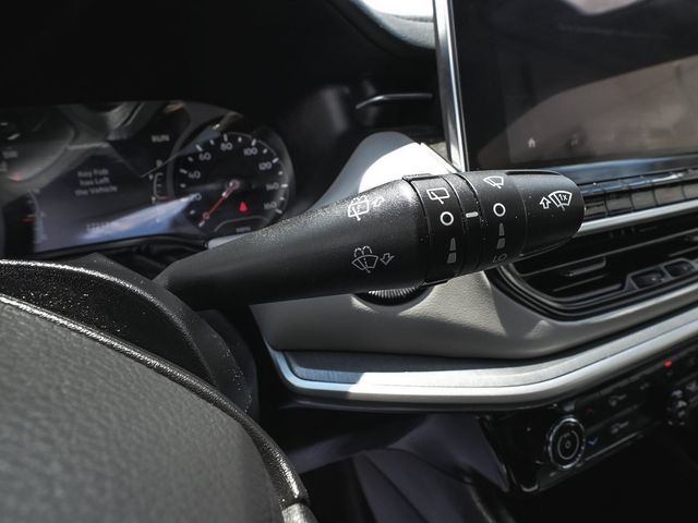 2025 Jeep Compass Limited - 23077329 - 22