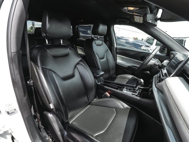2025 Jeep Compass Limited - 23077329 - 38