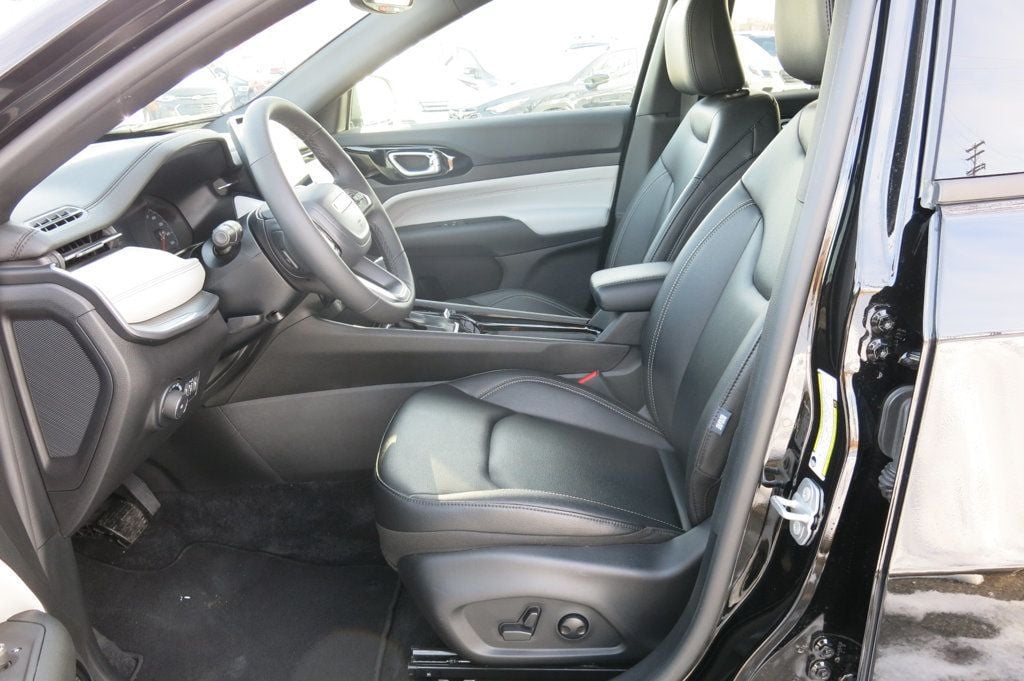 2025 Jeep Compass Limited 4x4 - 22956683 - 14