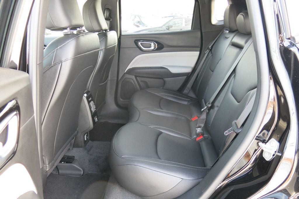 2025 Jeep Compass Limited 4x4 - 22956683 - 16