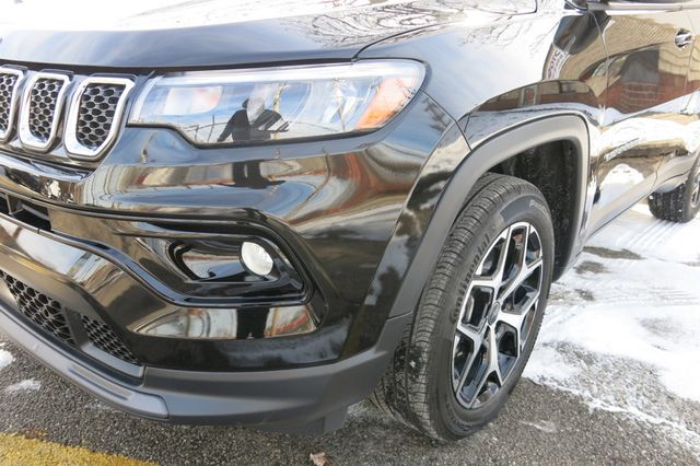 2025 Jeep Compass Limited 4x4 - 22956683 - 36