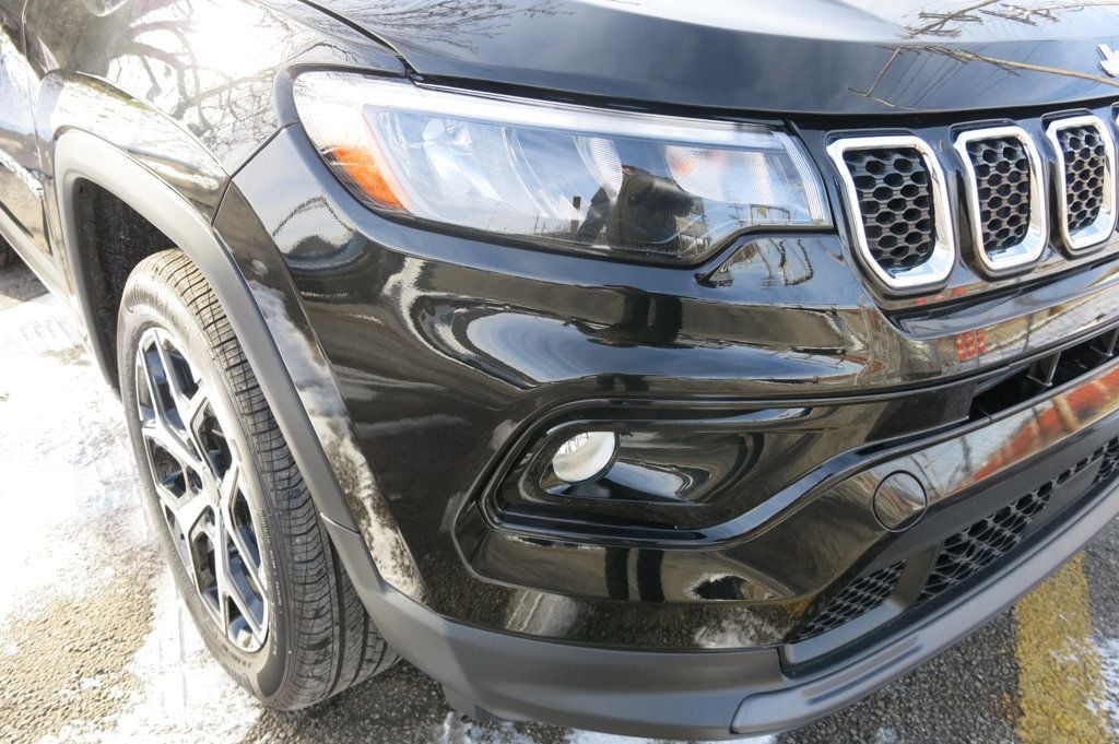 2025 Jeep Compass Limited 4x4 - 22956683 - 37