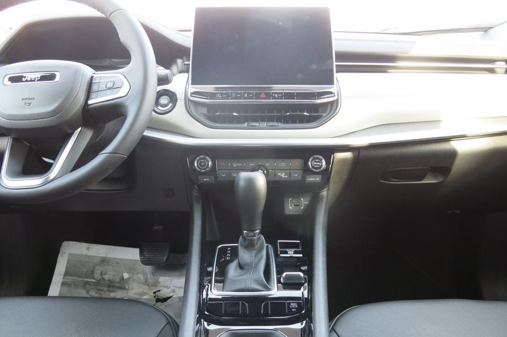 2025 Jeep Compass Limited 4x4 - 22956683 - 50