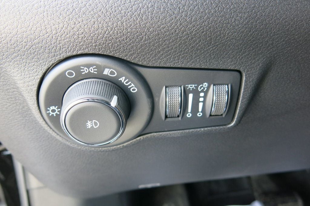 2025 Jeep Compass Limited 4x4 - 22956683 - 64